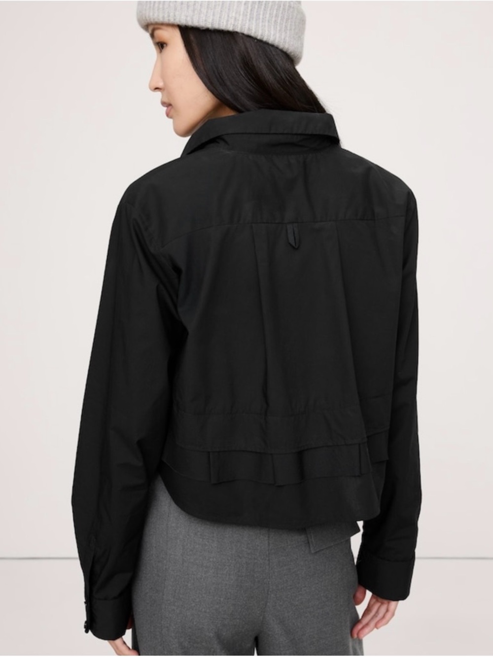 Like new Banana Republic Boxy Cotton Poplin Shirt in black. Size S. - Picture 2 of 6